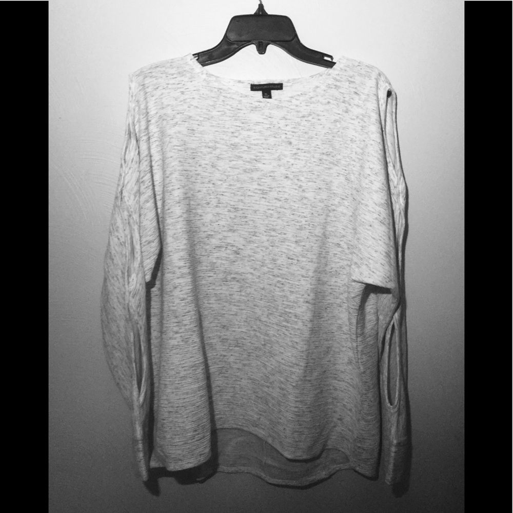 NWOT SIGNATURE STUDIO COLD SHOULDER STYLISH TOP XL